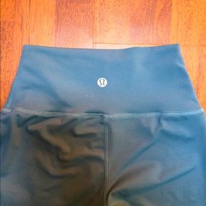 Lululemon 7/8 teal high waist leggings, size 4